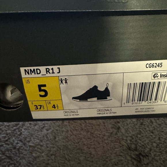 Adidas NMD_R1 J Black Men's Shoes - Picture 1 of 2